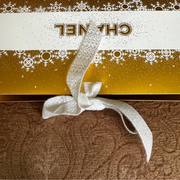 Chanel Gold Gift Bag - Picture 10 of 11